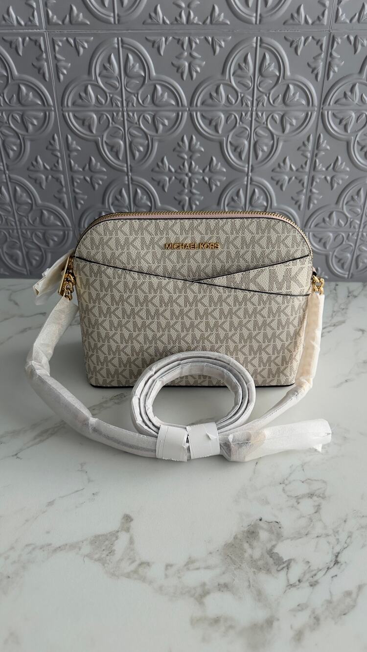 Michael Kors Jet Set Travel Medium Dome Crossbody Bag Vanilla / Powder Pink NWT